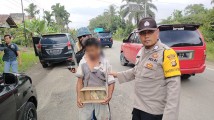 Kegiatan pungli di jalintim Palembang - Jambi desa Senawar Jaya dibersihkan oleh tim Polsek Bayung Lencir.